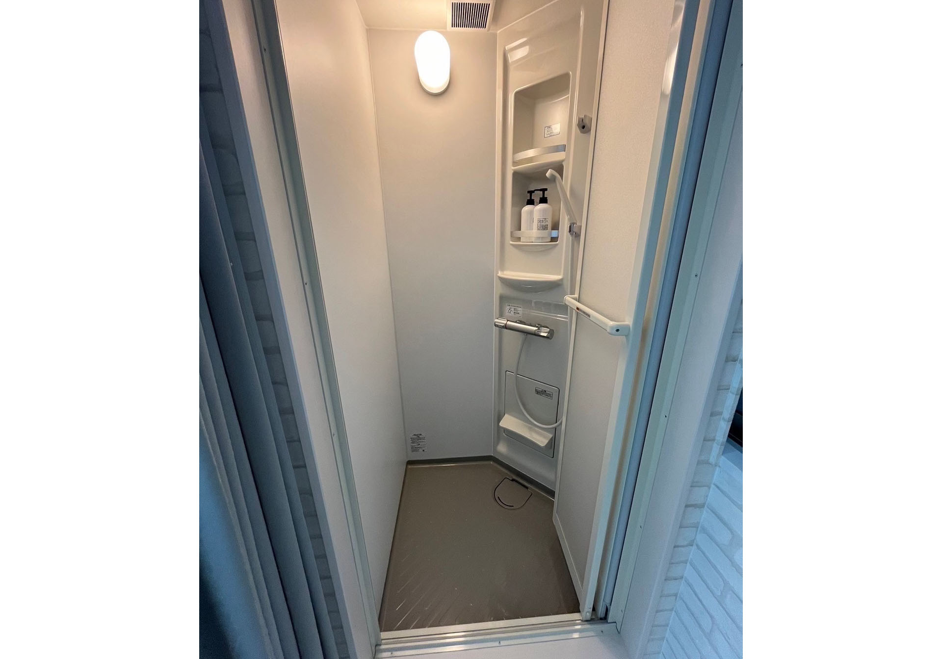 リフィナス_シャワー